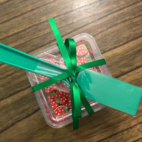 Loteria strawberry magnets - Picture 3 of 5